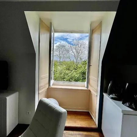 Joli Appartement Renove Dans Batisse Du 18Eme Mayenne