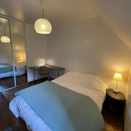 Daire Joli Appartement Renove Dans Batisse Du 18Eme *